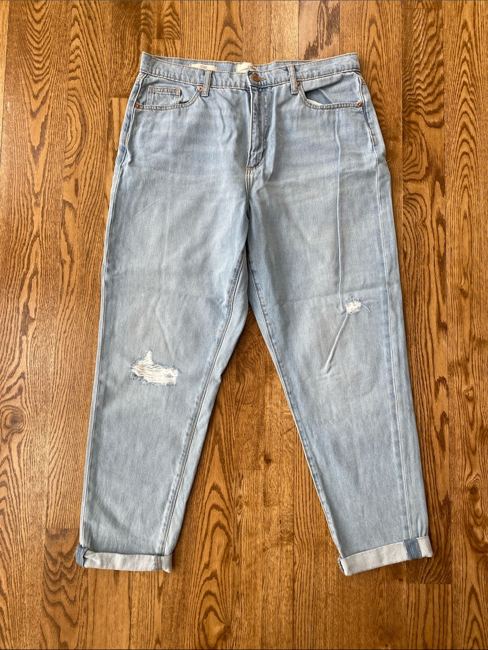 Universal Thread size 10 distressed Boyfriend cut rolled hem light wash jeans